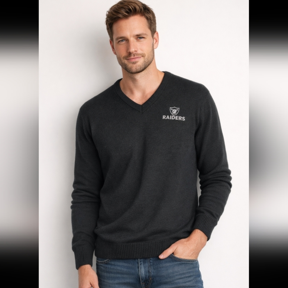 Riders NFL Vintage Garan Black V-Neck Sweater